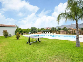 Dream villa with private pool, Solarino